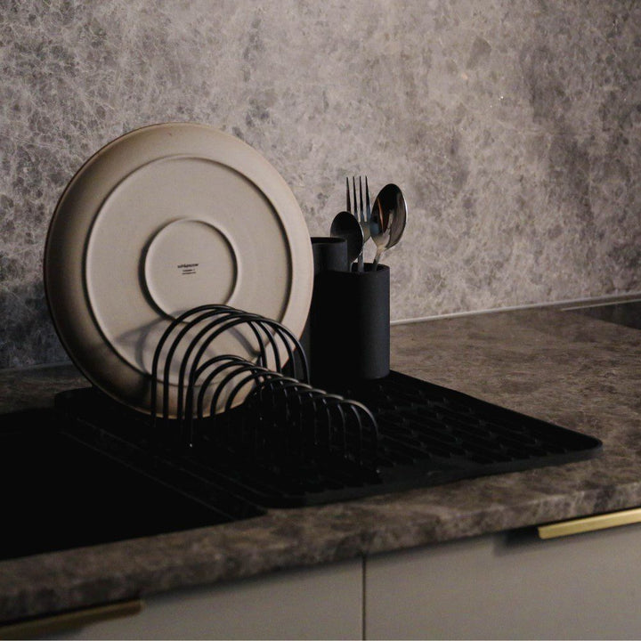 DESIGNSTUFF DRIP Folding Silicone Drying Mat Large with Drainage Mouth, Black