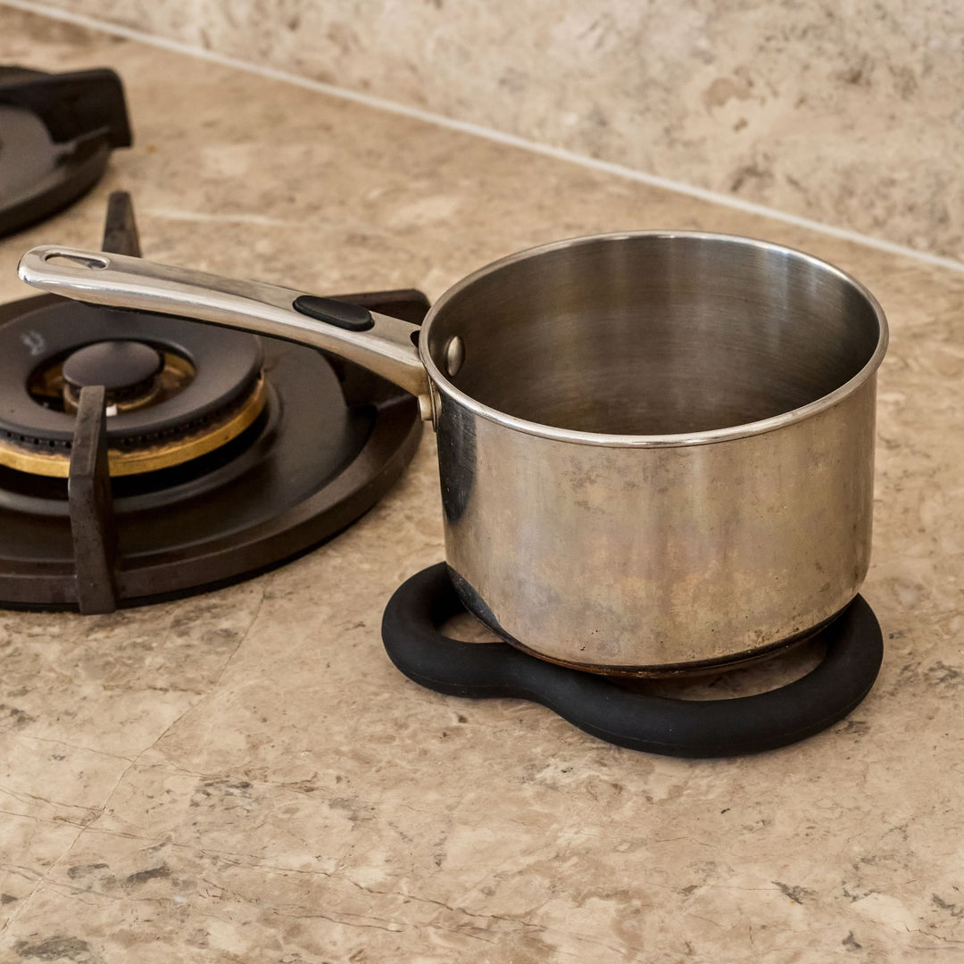DESIGNSTUFF Curve Silicone Trivet, Black