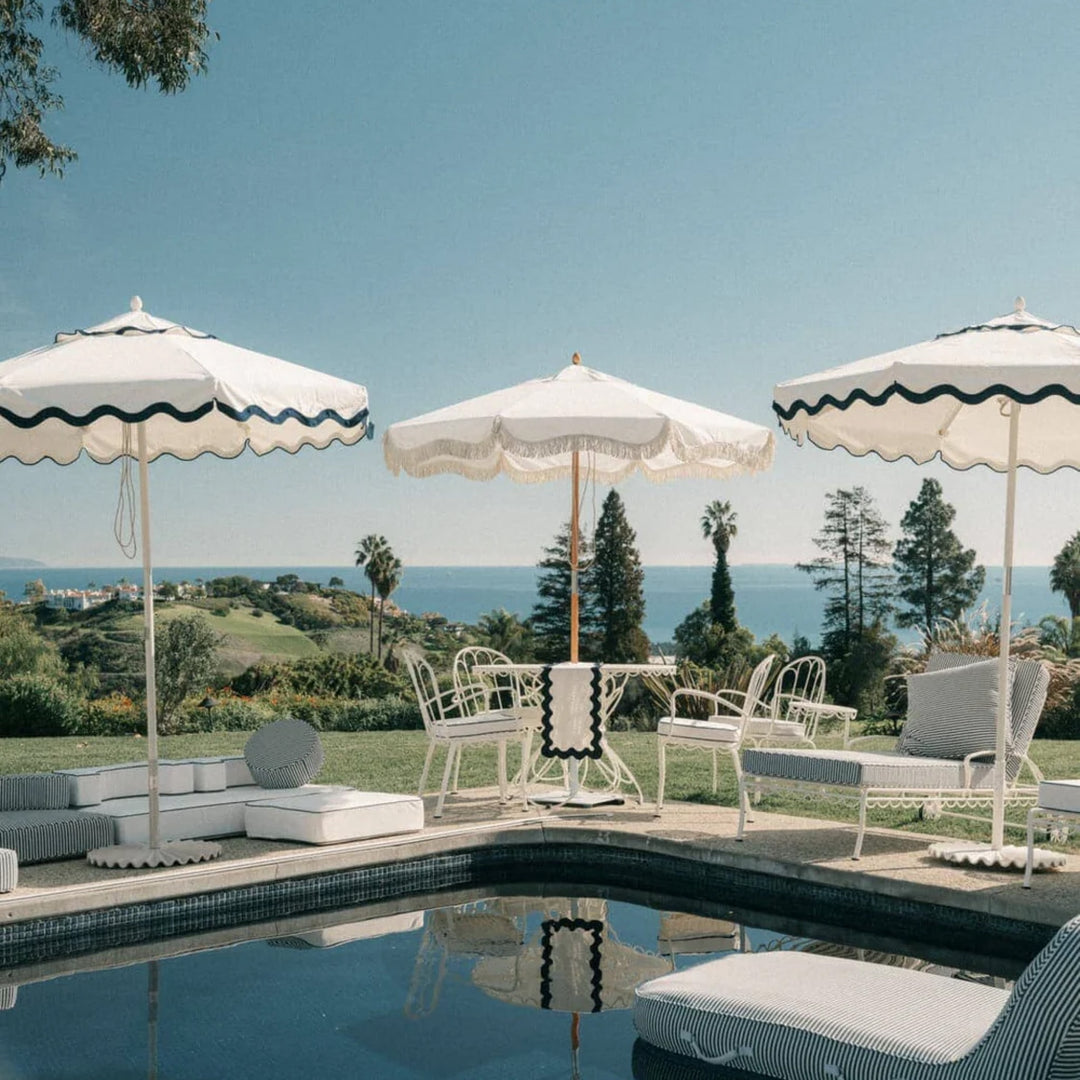 BUSINESS & PLEASURE CO Market Umbrella, Rivie White