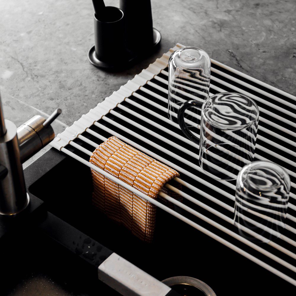 DESIGNSTUFF DRIP Silicone Fold Dish Drying Rack, Light Grey