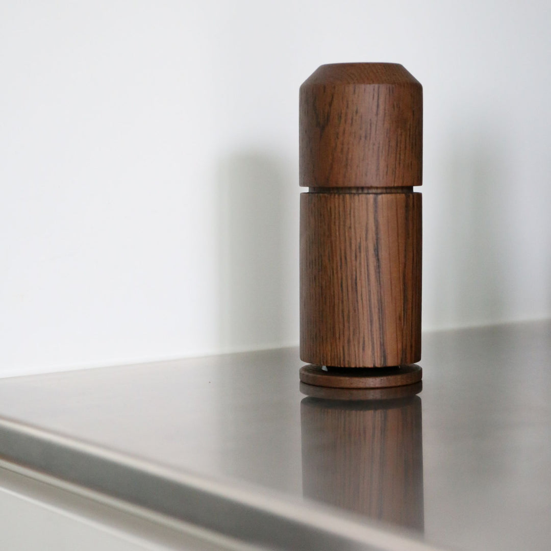 EKTA LIVING ‘Crush Me’ Salt or Pepper Grinder, Smoked Oak