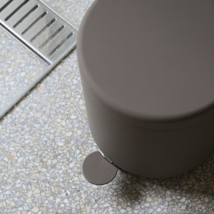 ZONE DENMARK Ume Pedal Bin Soft Touch 4L, Taupe