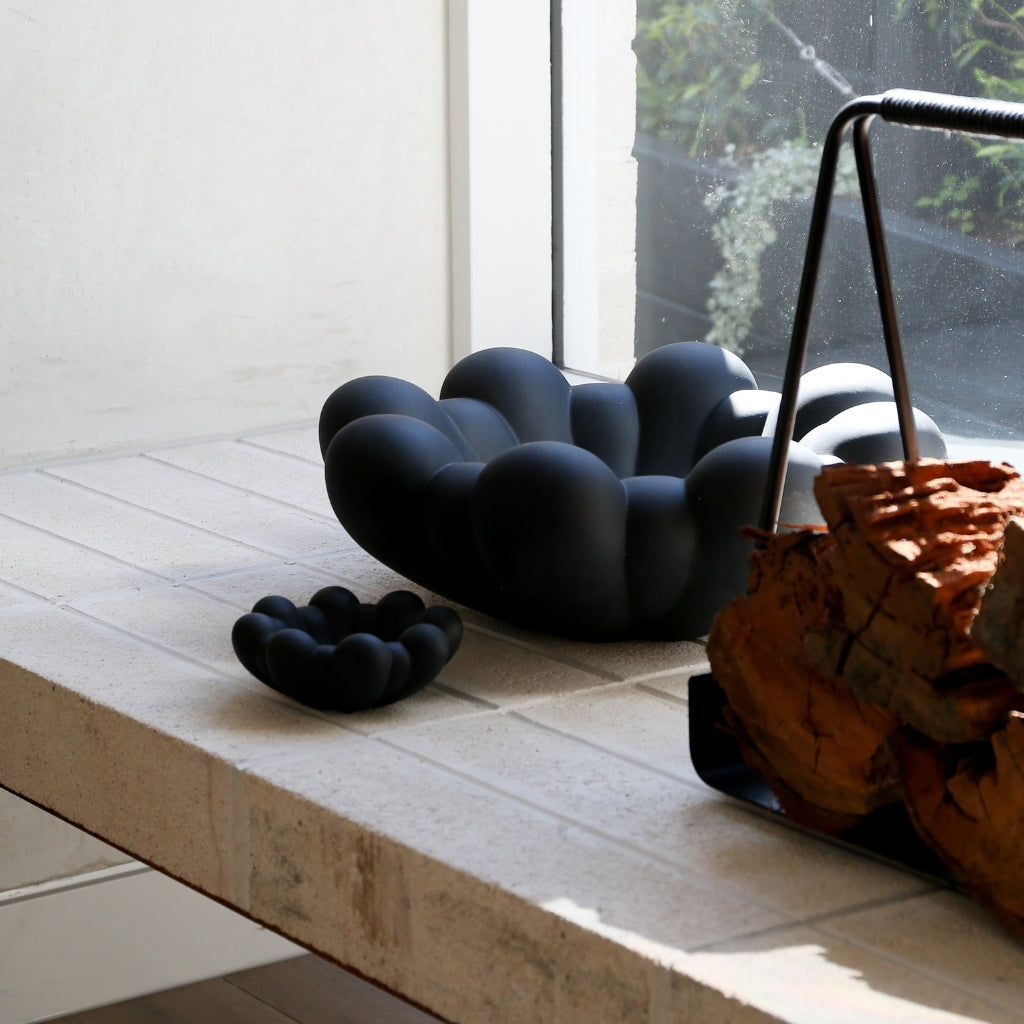 Hinkler House Edit, Quiet Artistry