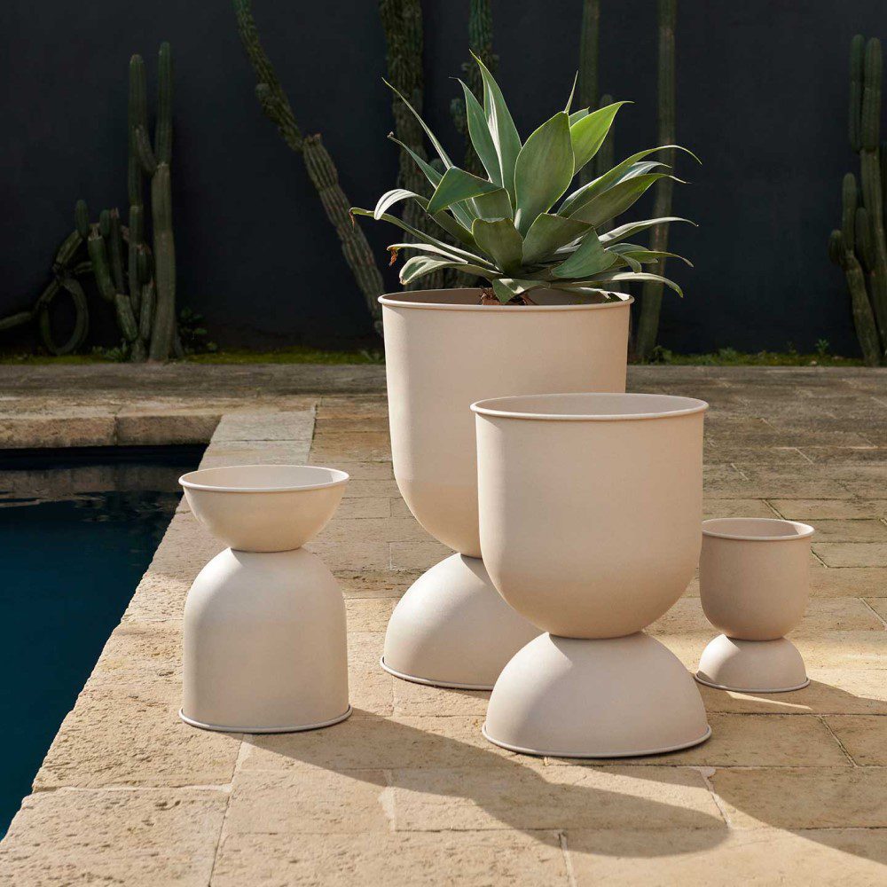 FERM LIVING Hourglass Flower Pot