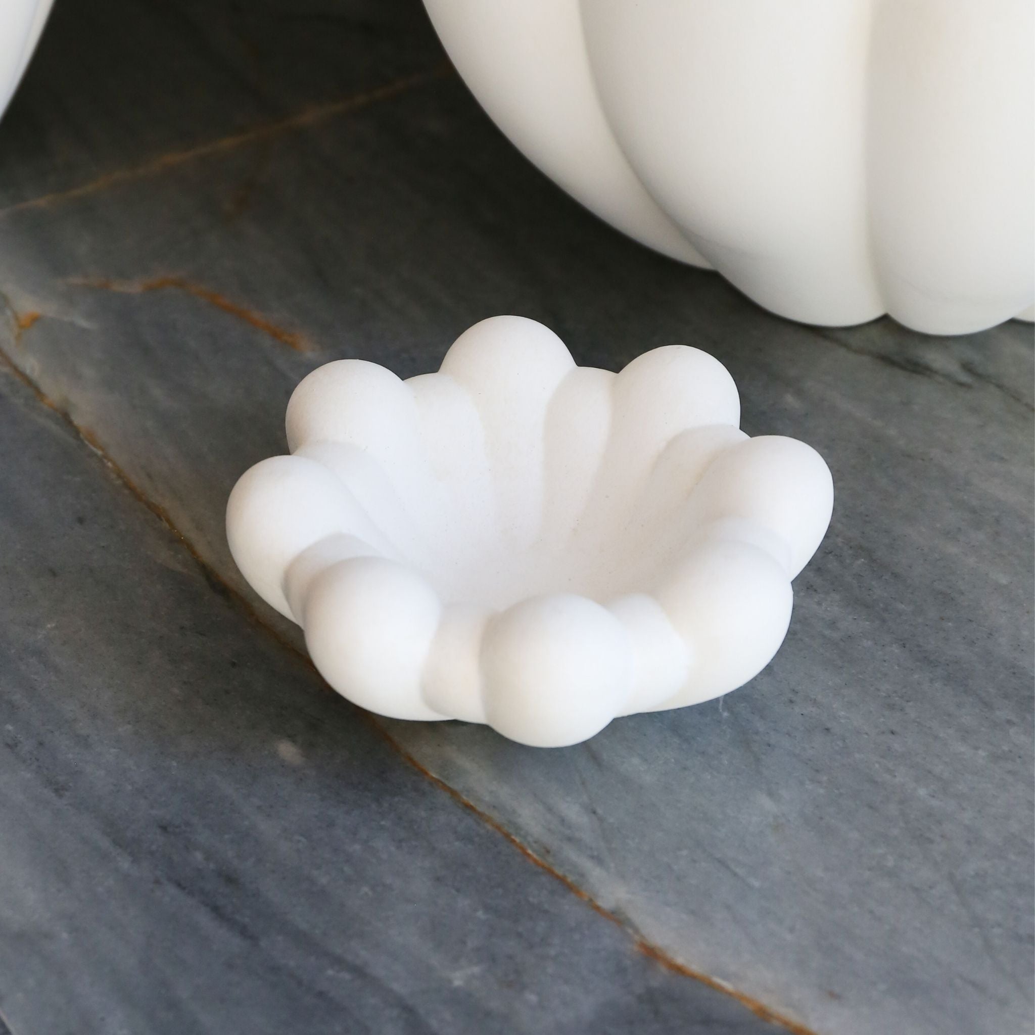 101 COPENHAGEN Bloom Tray Mini, ⌀15.5cm, Bone White 101 COPENHAGEN Bloom Tray Mini, ⌀15.5cm, Bone White