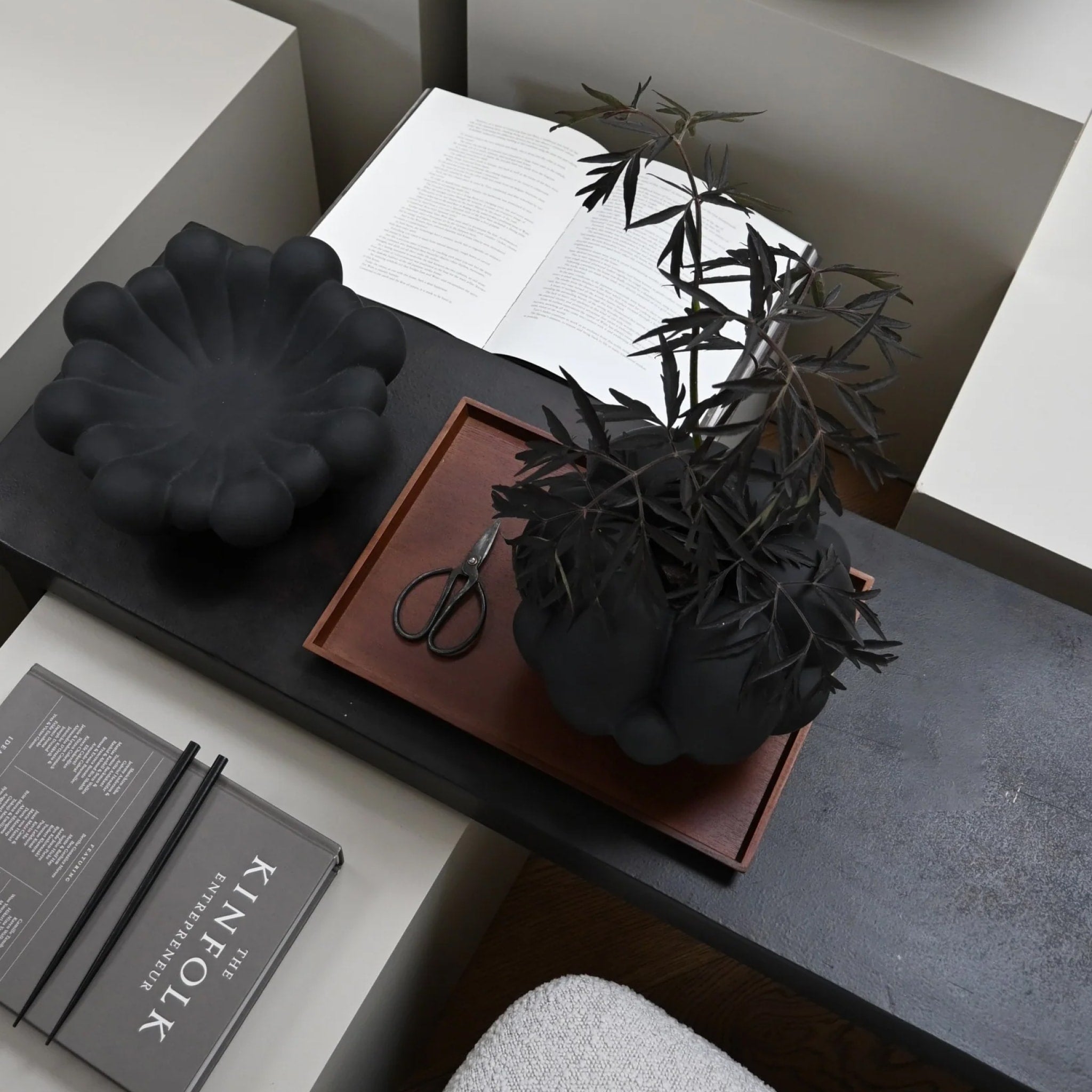 101 COPENHAGEN Bloom Tray Medio, D28.5cm, Black