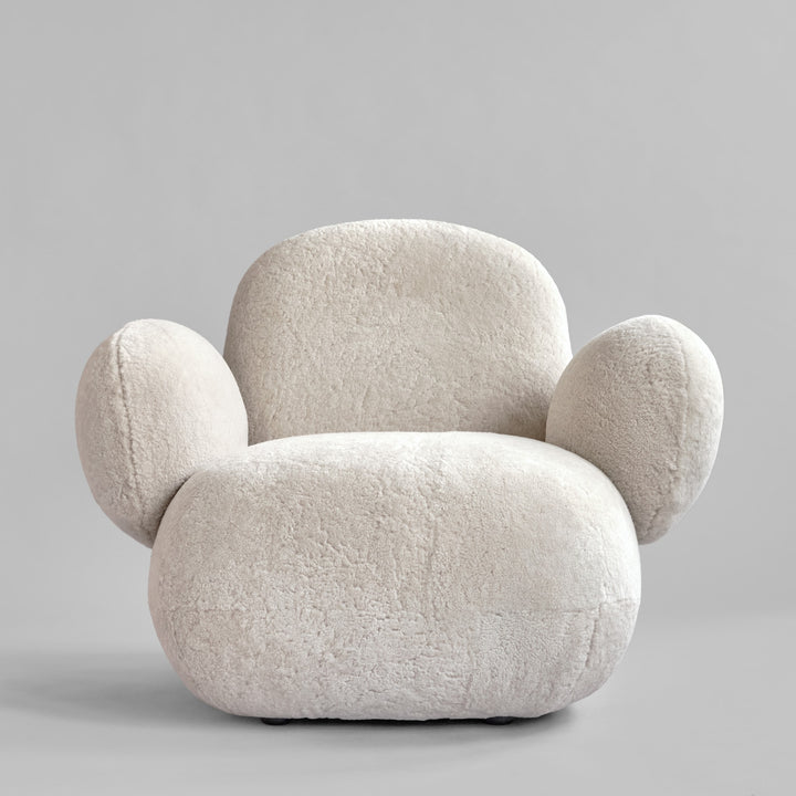PRE-ORDER │ 101 COPENHAGEN Toe Armchair, Flat, Sandshell Sheepskin