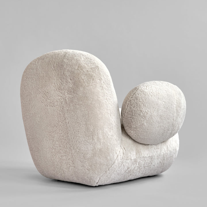 PRE-ORDER │ 101 COPENHAGEN Toe Armchair, Flat, Sandshell Sheepskin