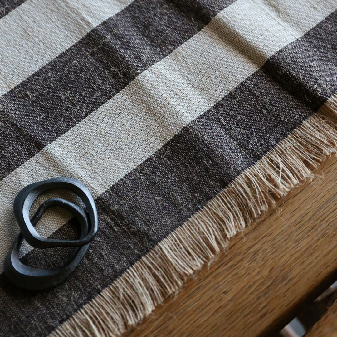 FERM LIVING Flow Napkin Rings Black Brass (Set of 4)