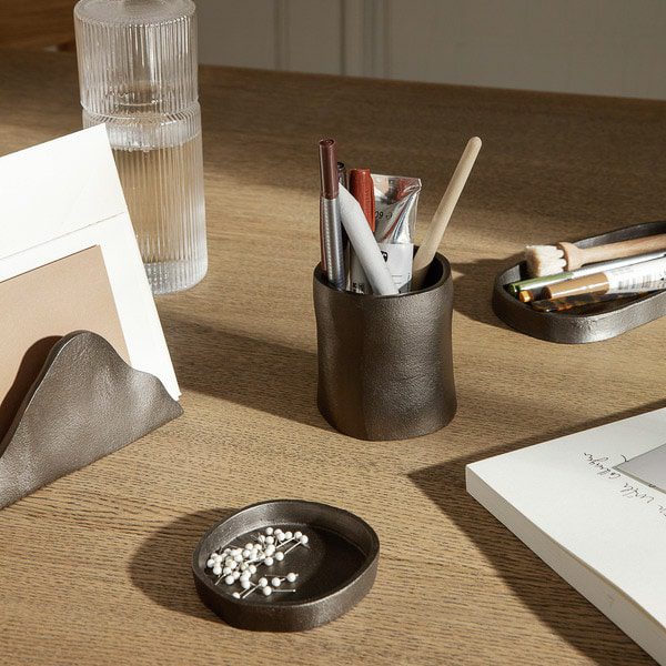 ferm LIVING Yama Tray Round, Blackened Aluminium