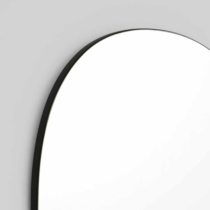 MIDDLE OF NOWHERE Miller Oval Mirror, Black, 60x75cm