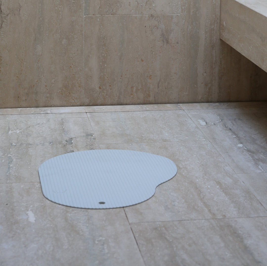 DESIGNSTUFF CURV Silicone Bath Mat, Light Grey