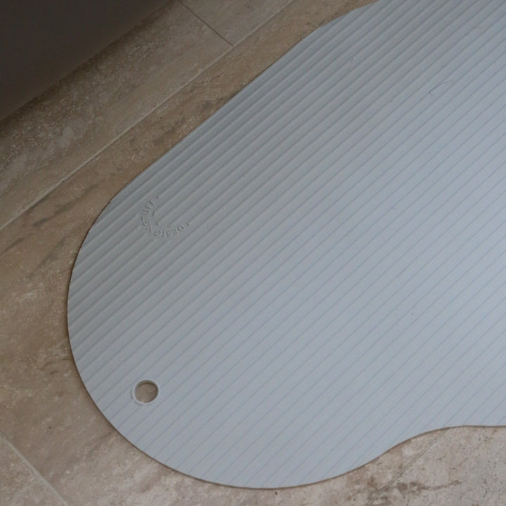 DESIGNSTUFF CURV Silicone Bath Mat, Light Grey