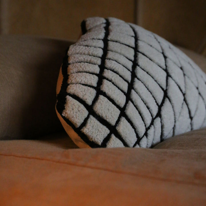 HAUS ÜGER Grid Slim Cushion, 40x80cm, Off-White