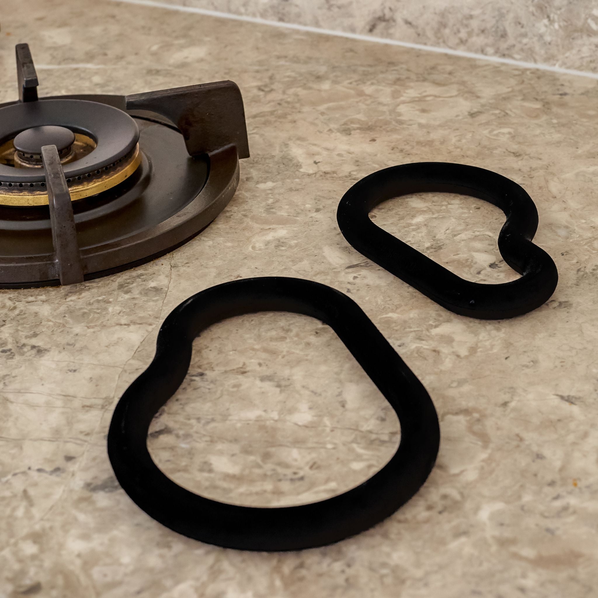 DESIGNSTUFF RUND Curve Trivet Gift Set, Black
