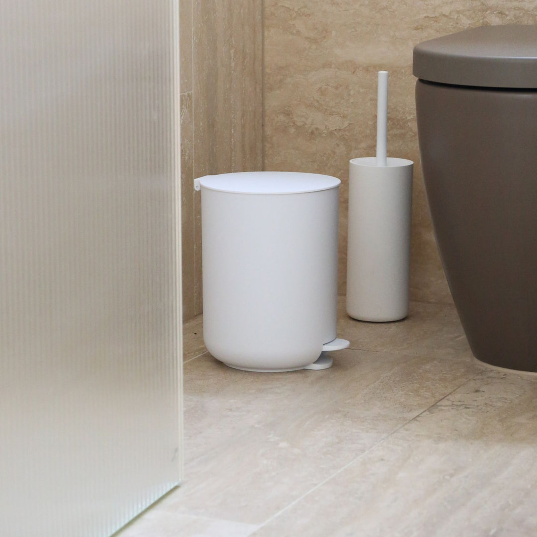 DESIGNSTUFF ARC Pedal Bin, 4.3L, White