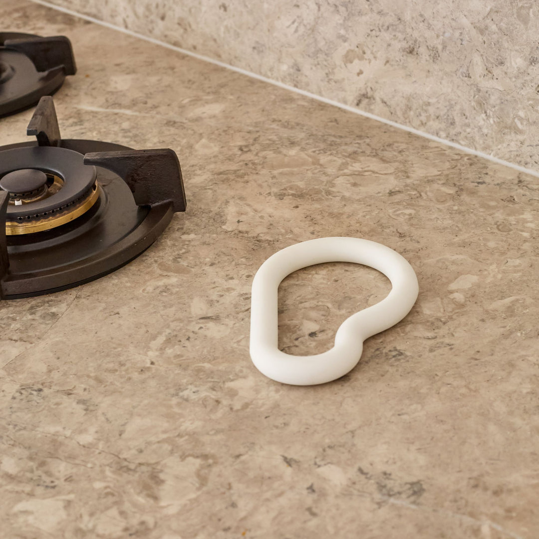 DESIGNSTUFF Curve Silicone Trivet, Chalk