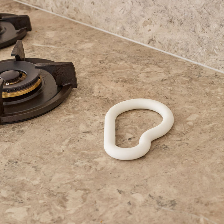 DESIGNSTUFF Curve Silicone Trivet, Chalk