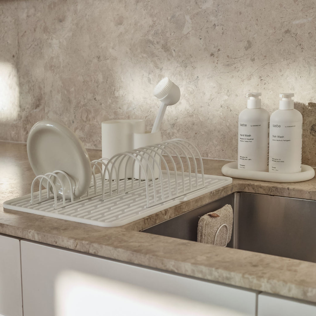 DESIGNSTUFF DRIP Folding Silicone Drying Mat Large w/ Drainage Mouth, White