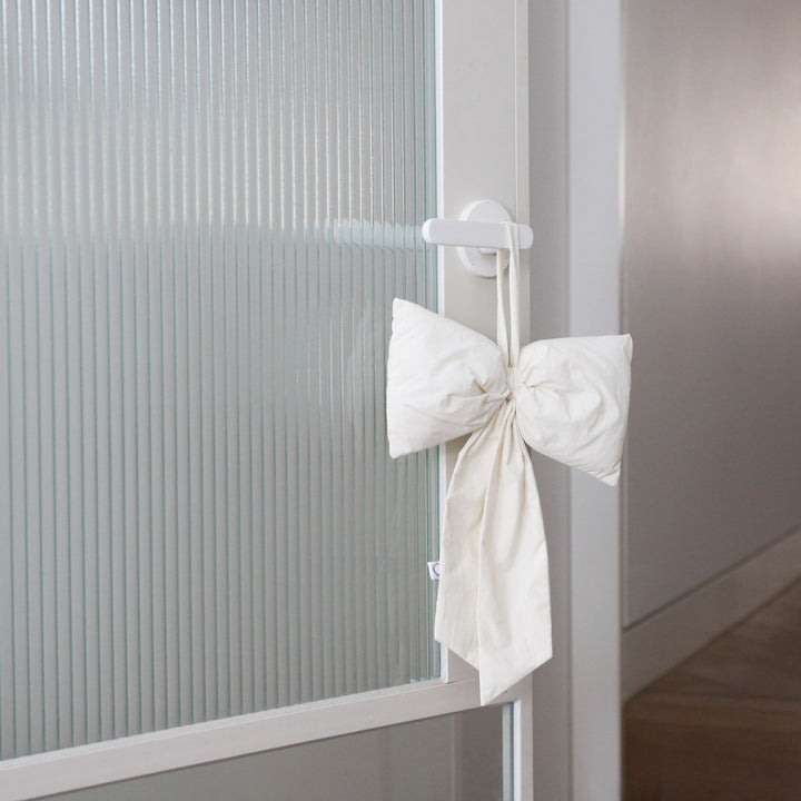 DESIGNSTUFF LUVA Bow for Hanging, H32 cm, Cream