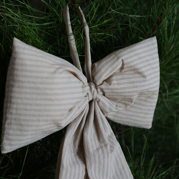 DESIGNSTUFF LUVA Bow for Hanging, H32 cm, Stripe Sage/Black