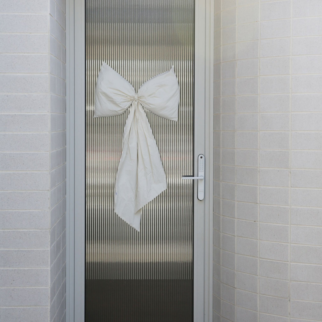 DESIGNSTUFF LUVA Large Bow for Door, H95 cm, Cream