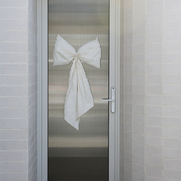 DESIGNSTUFF LUVA Large Bow for Door, H95 cm, Cream