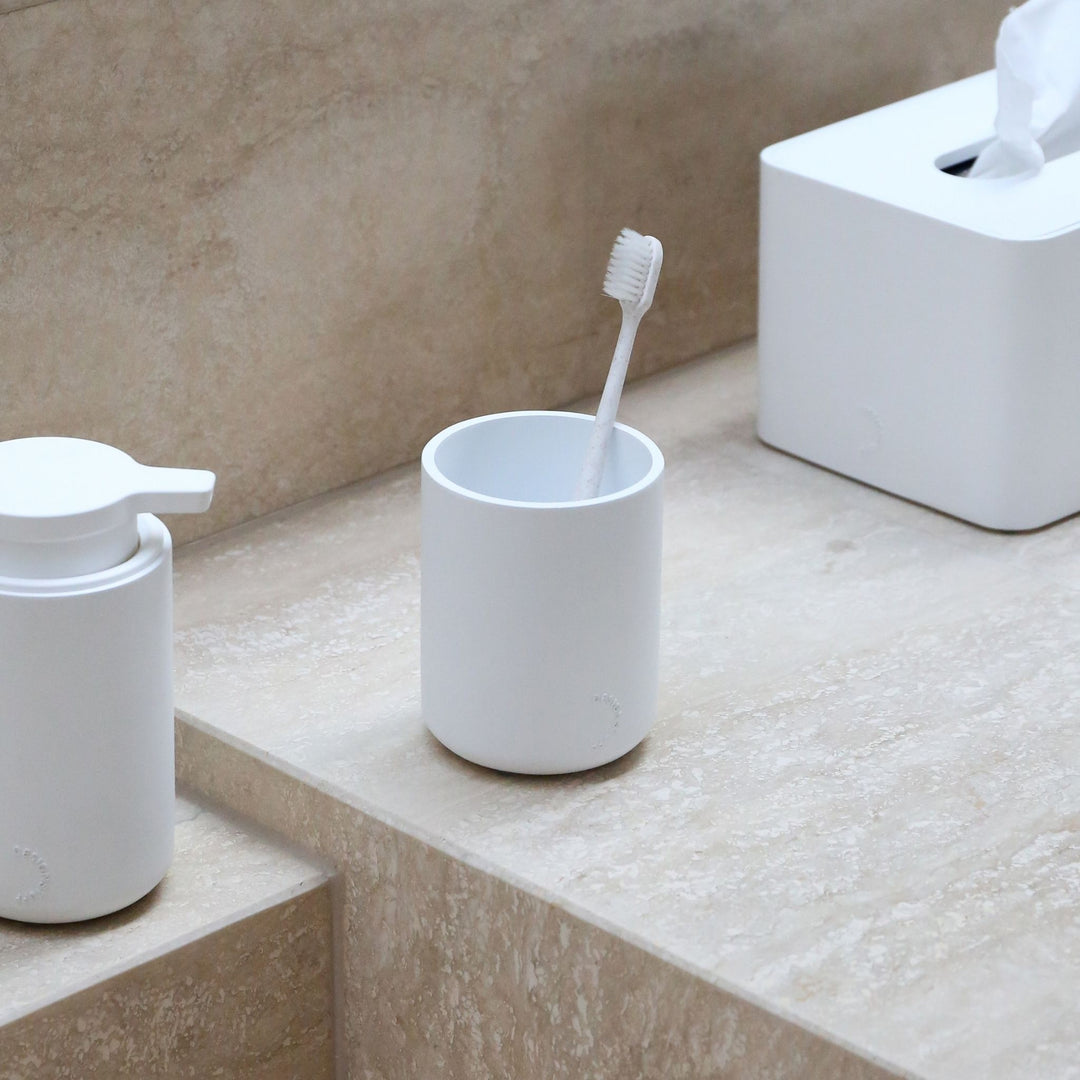 DESIGNSTUFF ARC Tumbler/Toothbrush Holder, White