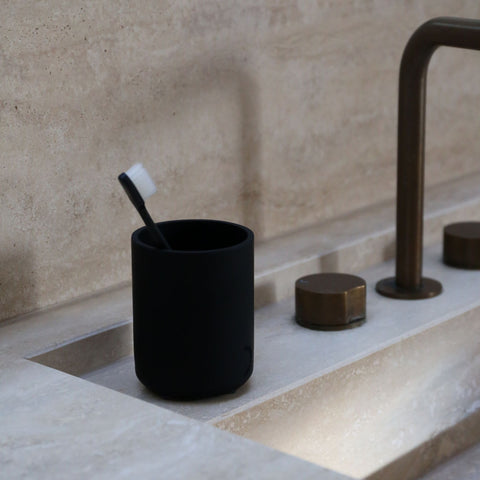DESIGNSTUFF ARC Tumbler/Toothbrush Holder, Black