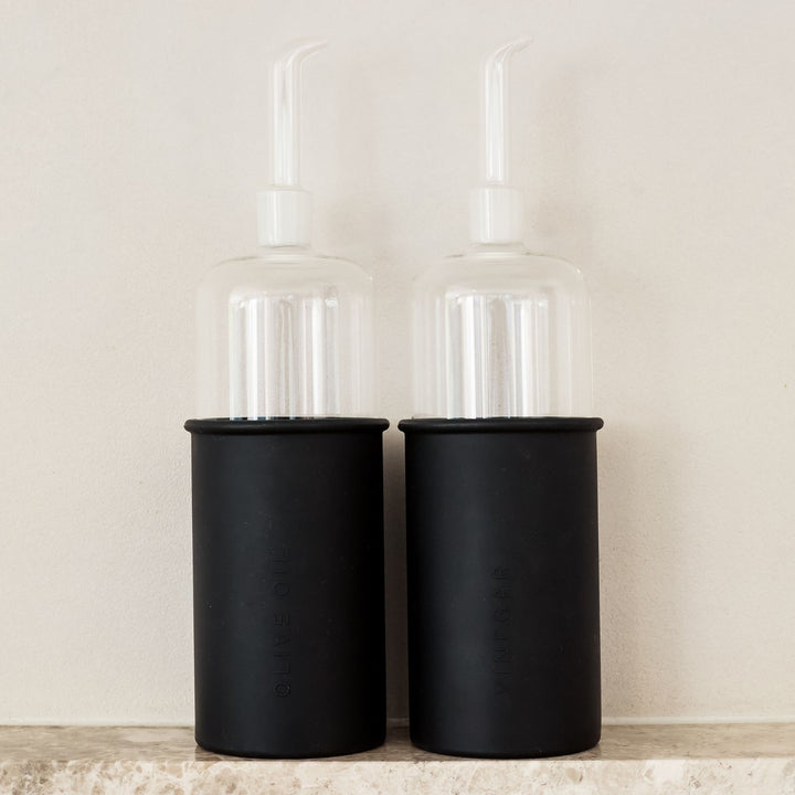 DESIGNSTUFF RUND Bottle for Olive Oil Glass/Silicone, 700ml, Black
