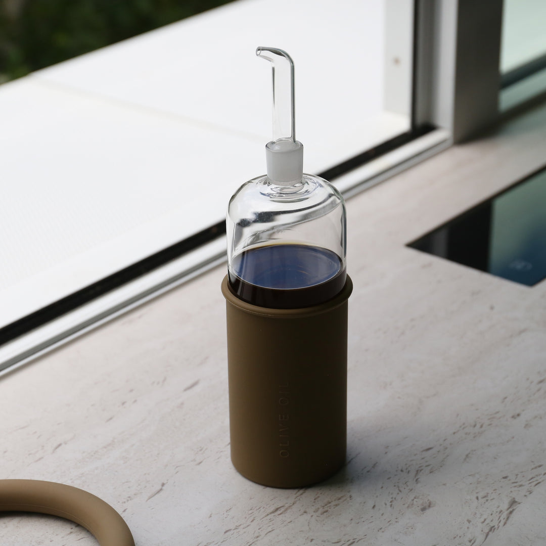 DESIGNSTUFF RUND Bottle for Olive Oil Glass/Silicone, 700ml, Fern