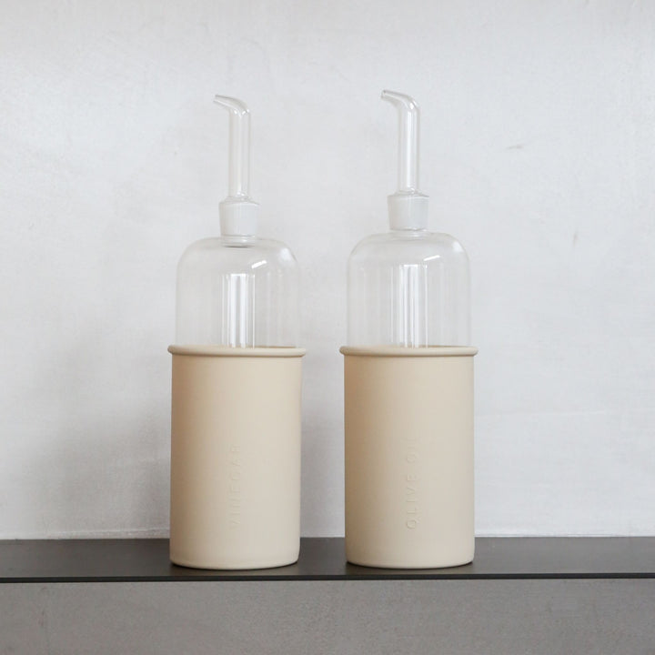 DESIGNSTUFF RUND Bottle for Vinegar, Glass/Silicone, 700ml, Sand