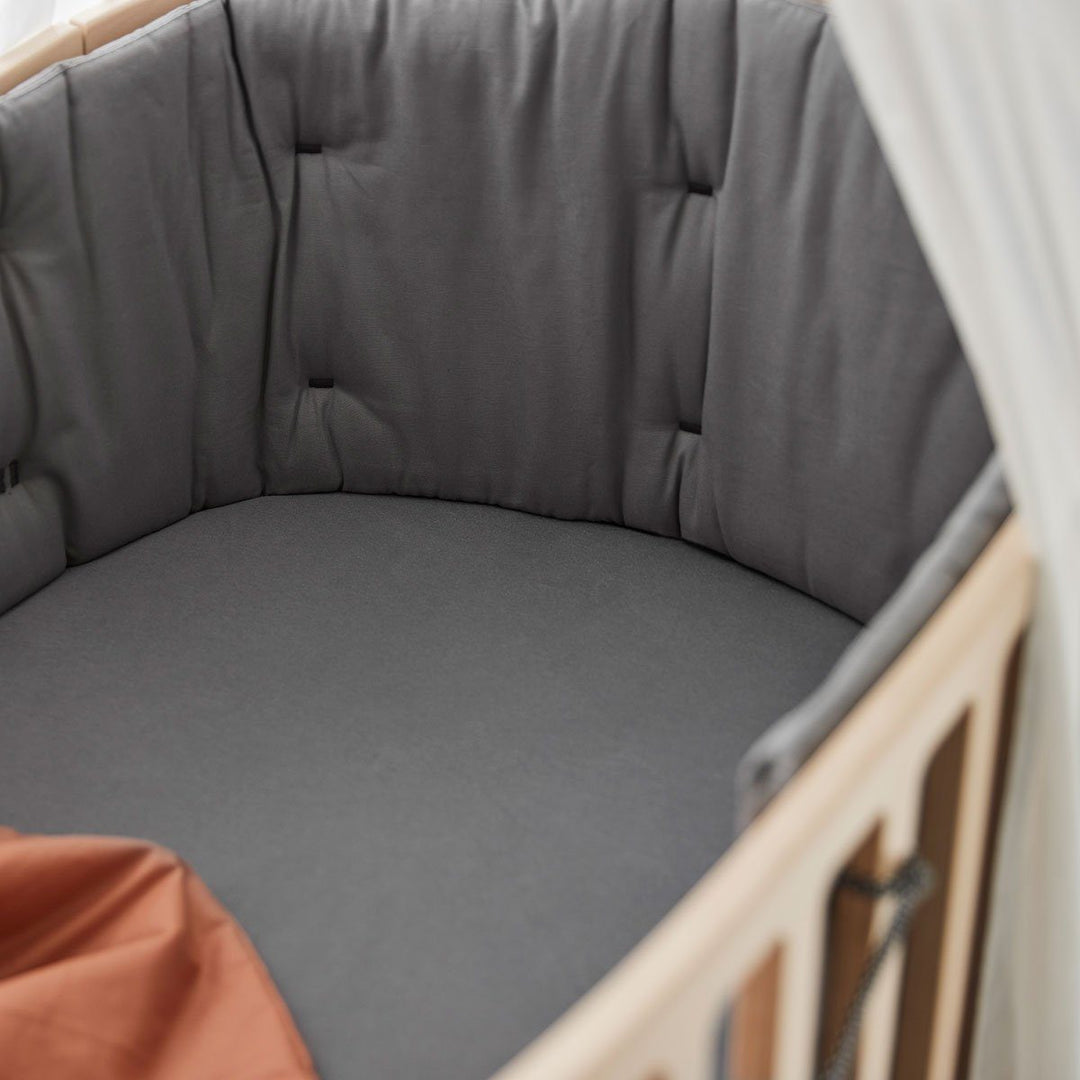 LEANDER Organic Classic Cot Bumper, Cool Grey