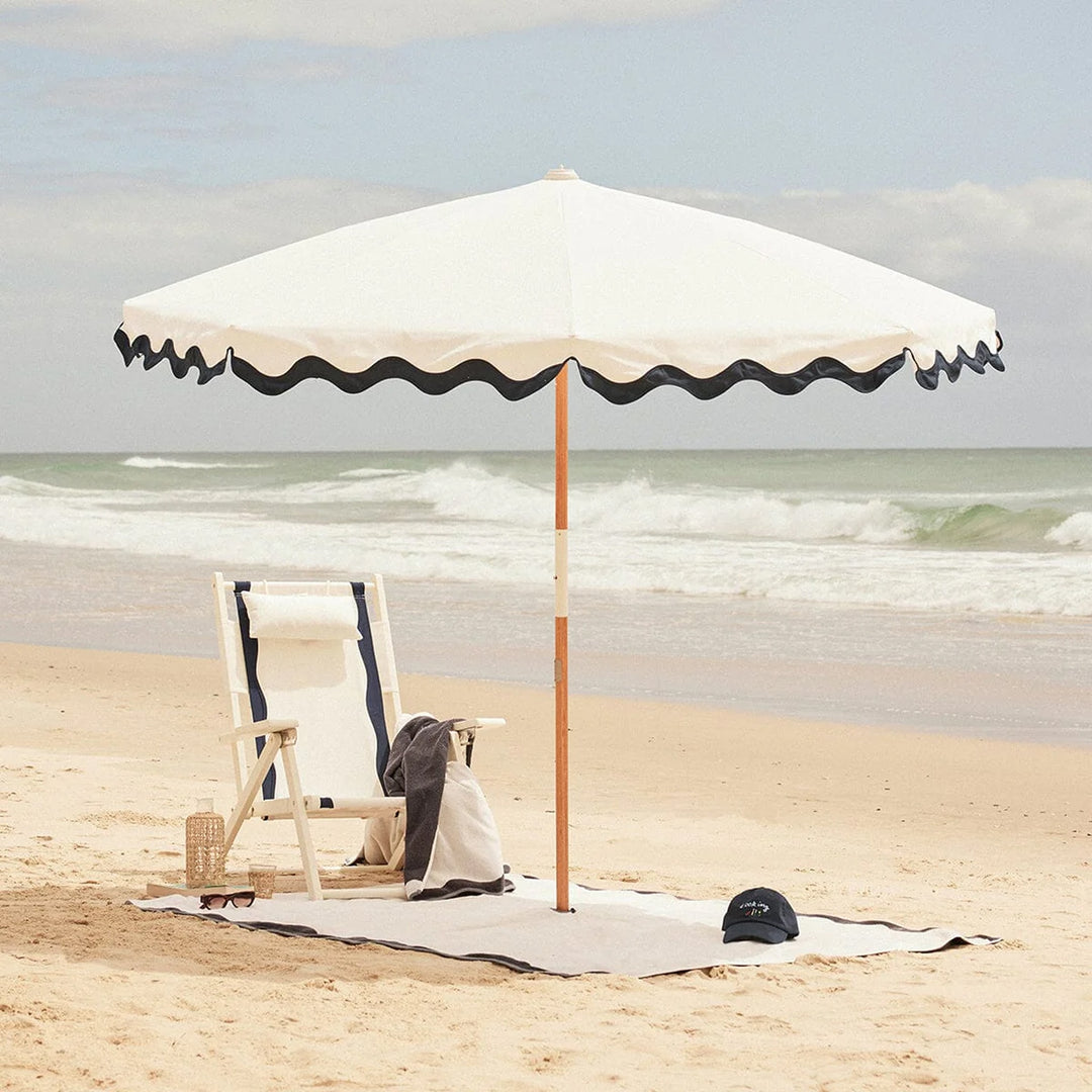 BUSINESS & PLEASURE CO Amalfi Umbrella, Rivie White