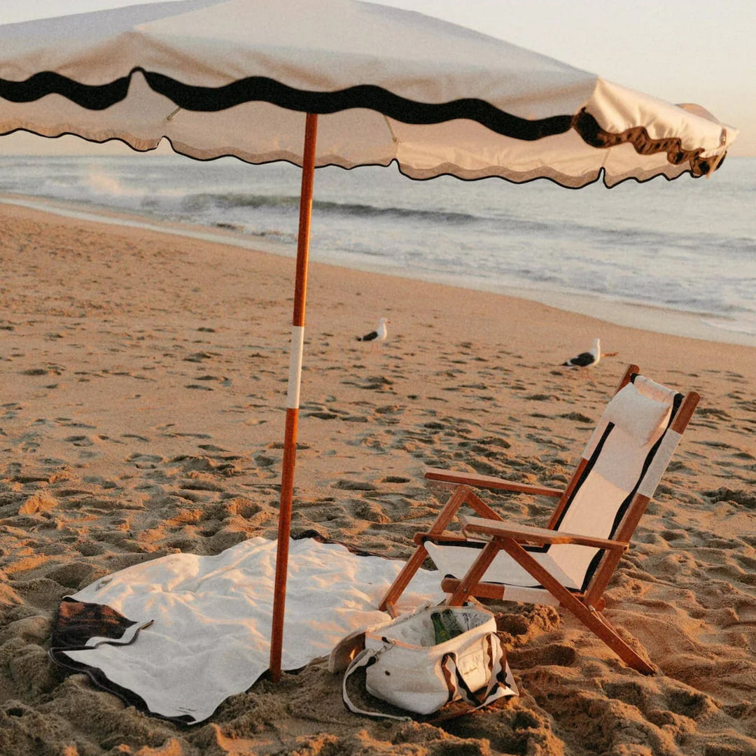 BUSINESS & PLEASURE CO Amalfi Umbrella, Rivie White