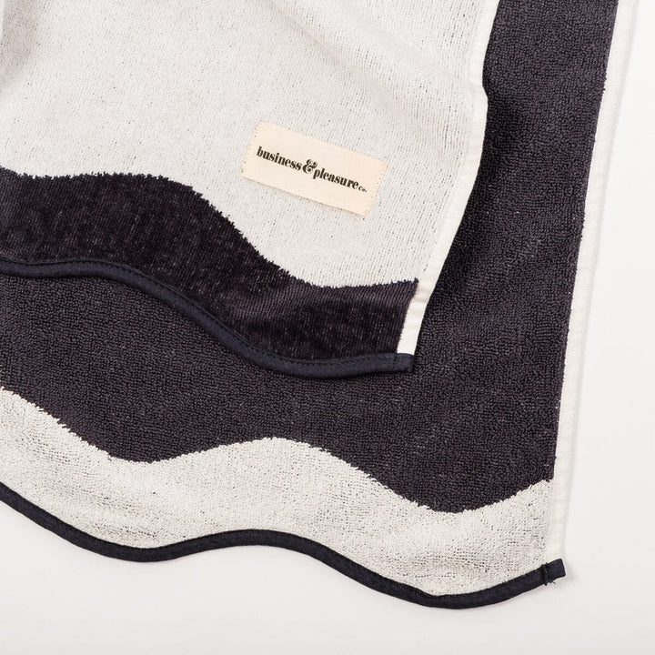 BUSINESS & PLEASURE CO Beach Blanket, Rivie White