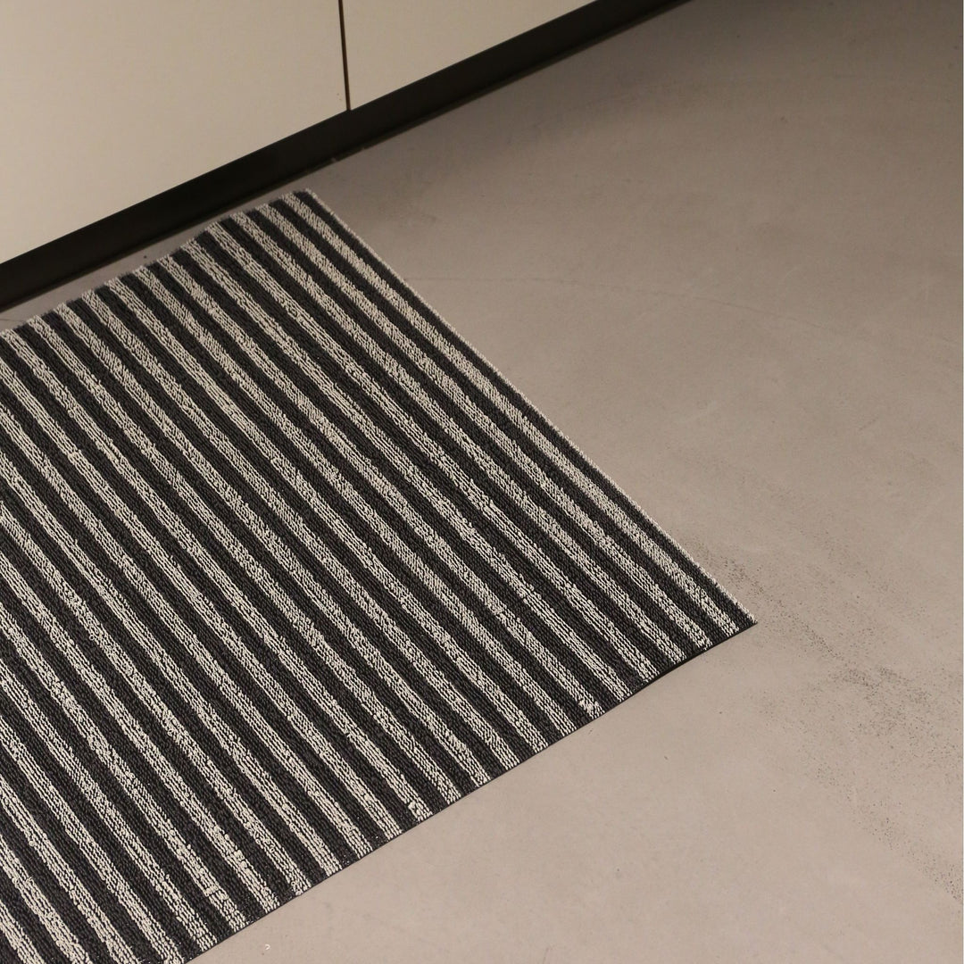 CHILEWICH Utility Door Mat, Shag In Out Mat, Breton Stripe/Gravel 61x91cm