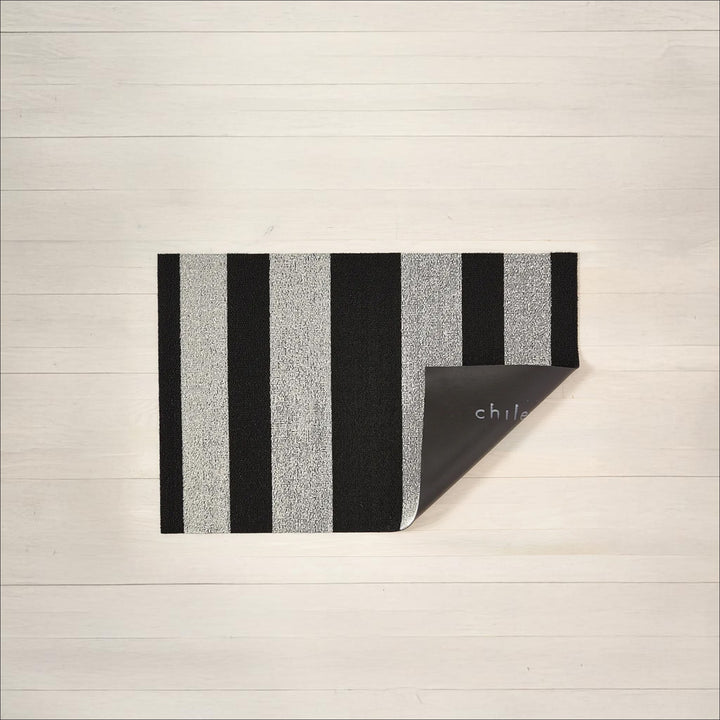 CHILEWICH Shag In Out Utility Door Mat, 61x91cm, Bold Stripe Black/White