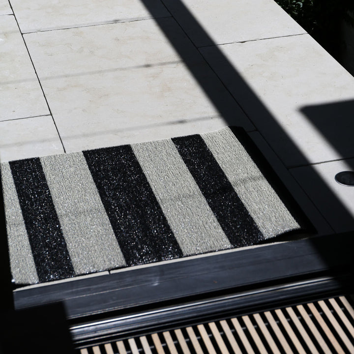 CHILEWICH Shag In Out Utility Door Mat, Bold Stripe Black/White, 61x91cm
