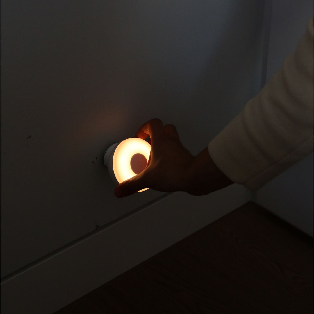 DESIGNSTUFF Motion Sensor Cordless Night Light, White