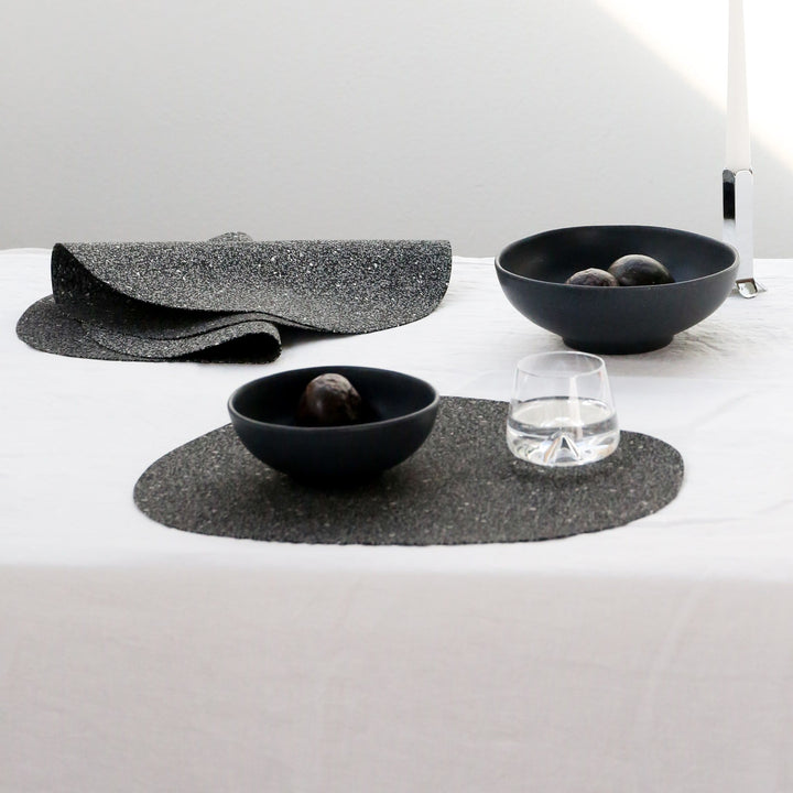 DESIGNSTUFF Speckle Curve Placemat, Black