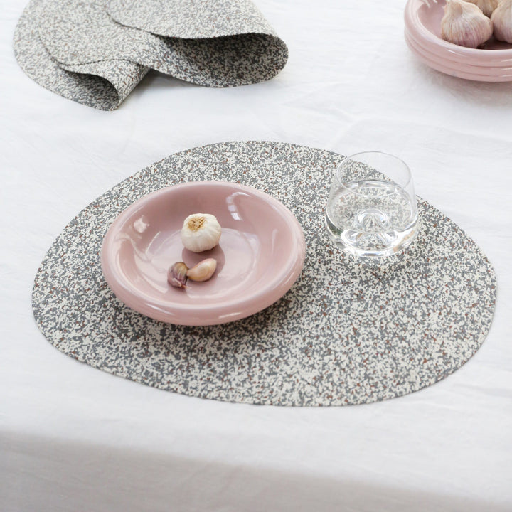 DESIGNSTUFF Speckle Curve Placemat, Chalk