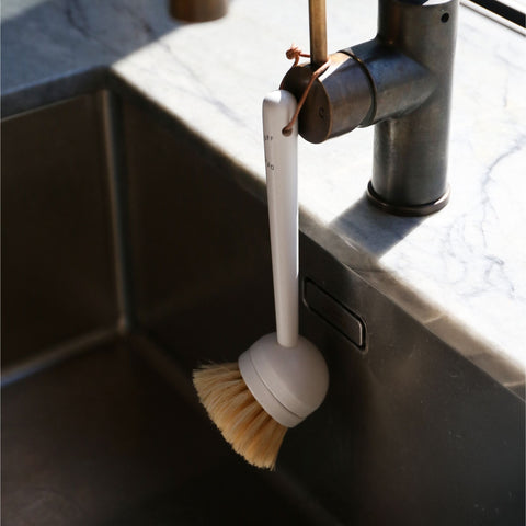 DESIGNSTUFF Eco Dish Brush, White