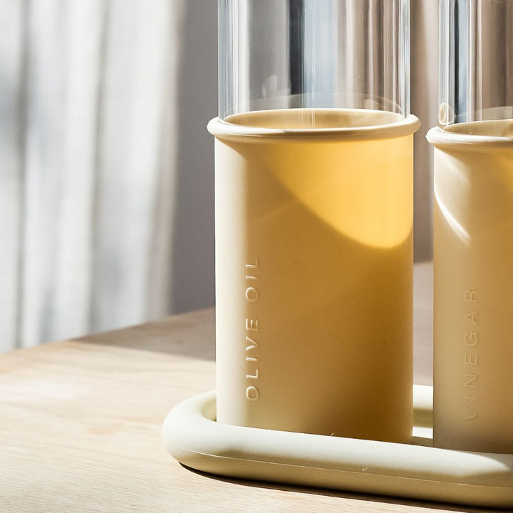 DESIGNSTUFF RUND Bottle for Olive Oil Glass/Silicone, 700ml, Sand