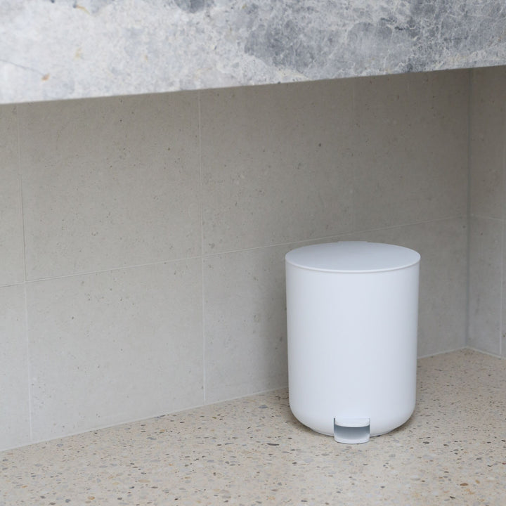 DESIGNSTUFF ARC Pedal Bin, 4.3L, White