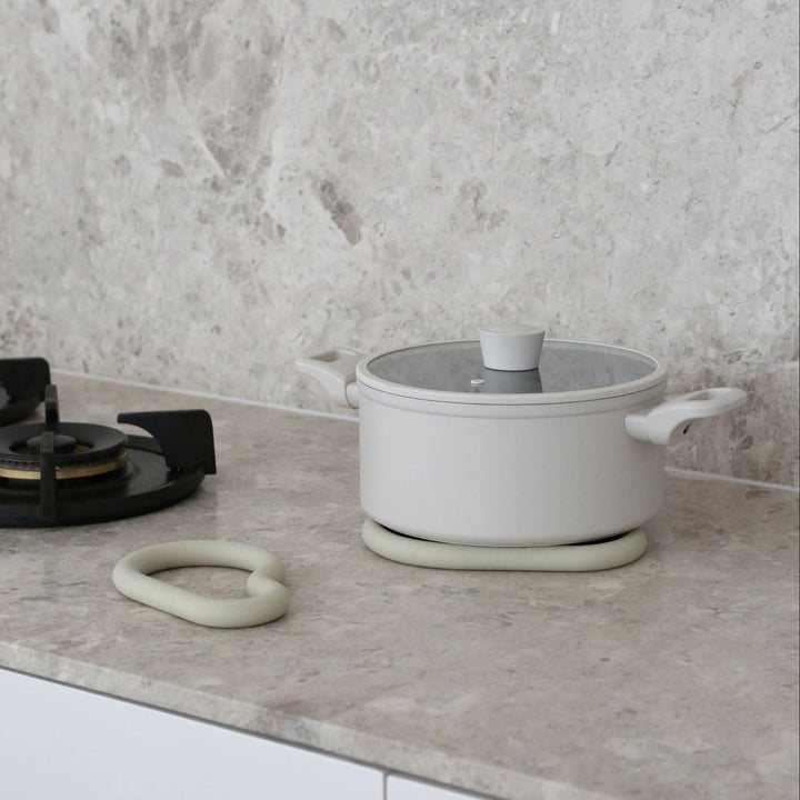 DESIGNSTUFF RUND Curve Silicone Trivet, Sand