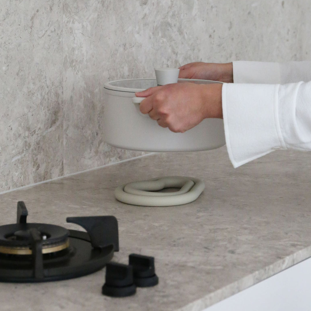 DESIGNSTUFF RUND Curve Trivet Gift Set, Sand