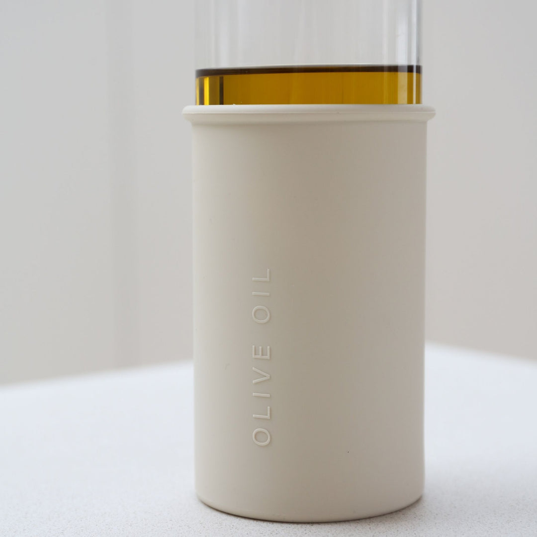 DESIGNSTUFF RUND Bottle for Olive Oil Glass/Silicone, 700ml, Sand