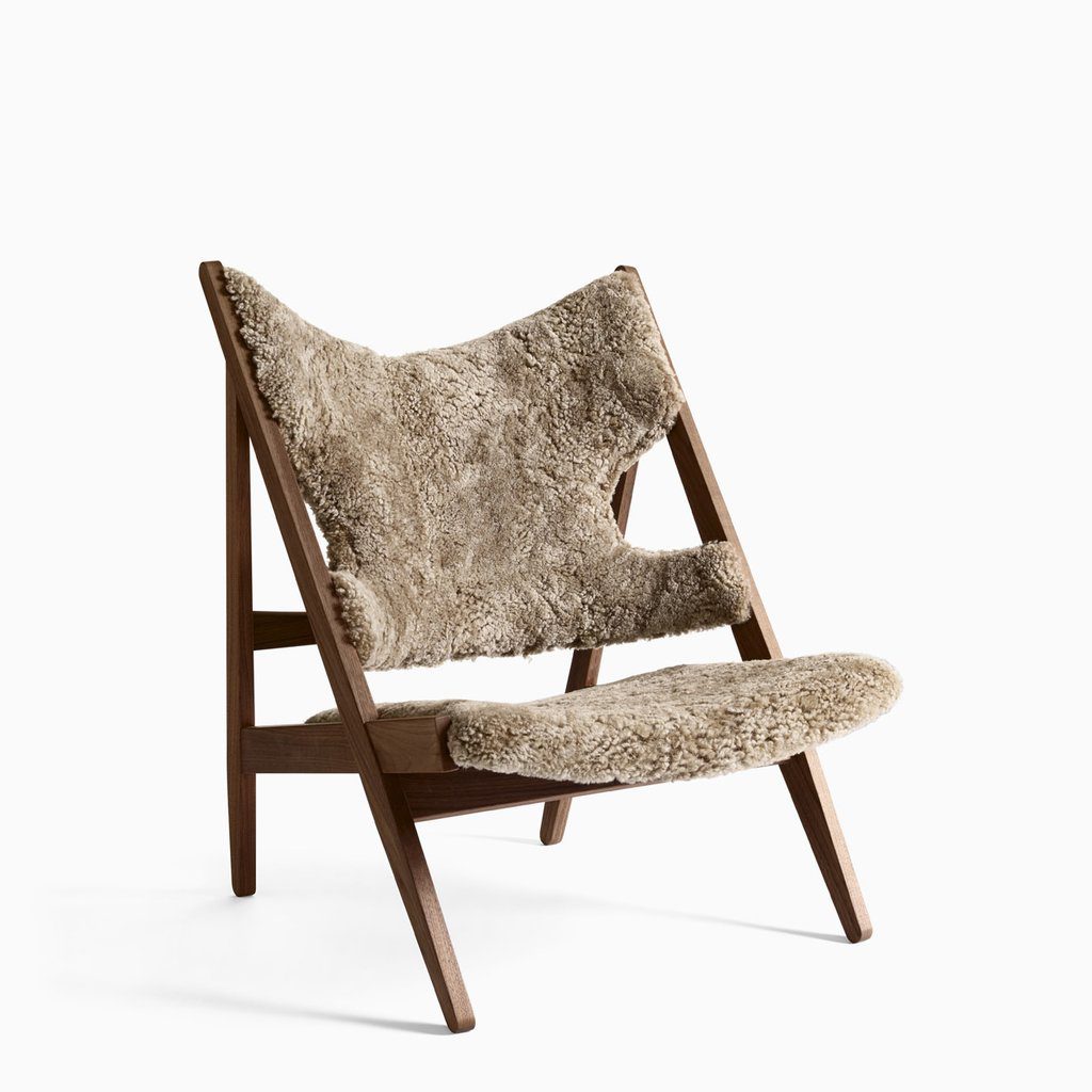 AUDO CPH (ex MENU) Knitting Lounge Chair, Walnut Base, Sheepskin, Skandilock Curly 17 mm Cork 19 (Nougat)