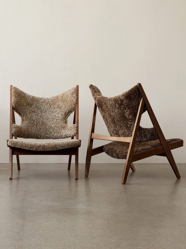 PRE-ORDER │ AUDO CPH Knitting Lounge Chair, Dark Stained Oak Base, Sheepskin, Skandilock Curly 17 mm Drake 20 (Dark Brown)